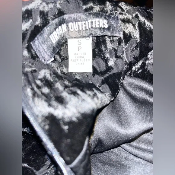 Urban Outfitters Velvet Mallory Midi Dress Black Gothic Victorian Whimsical Sz S - Picture 8 of 10